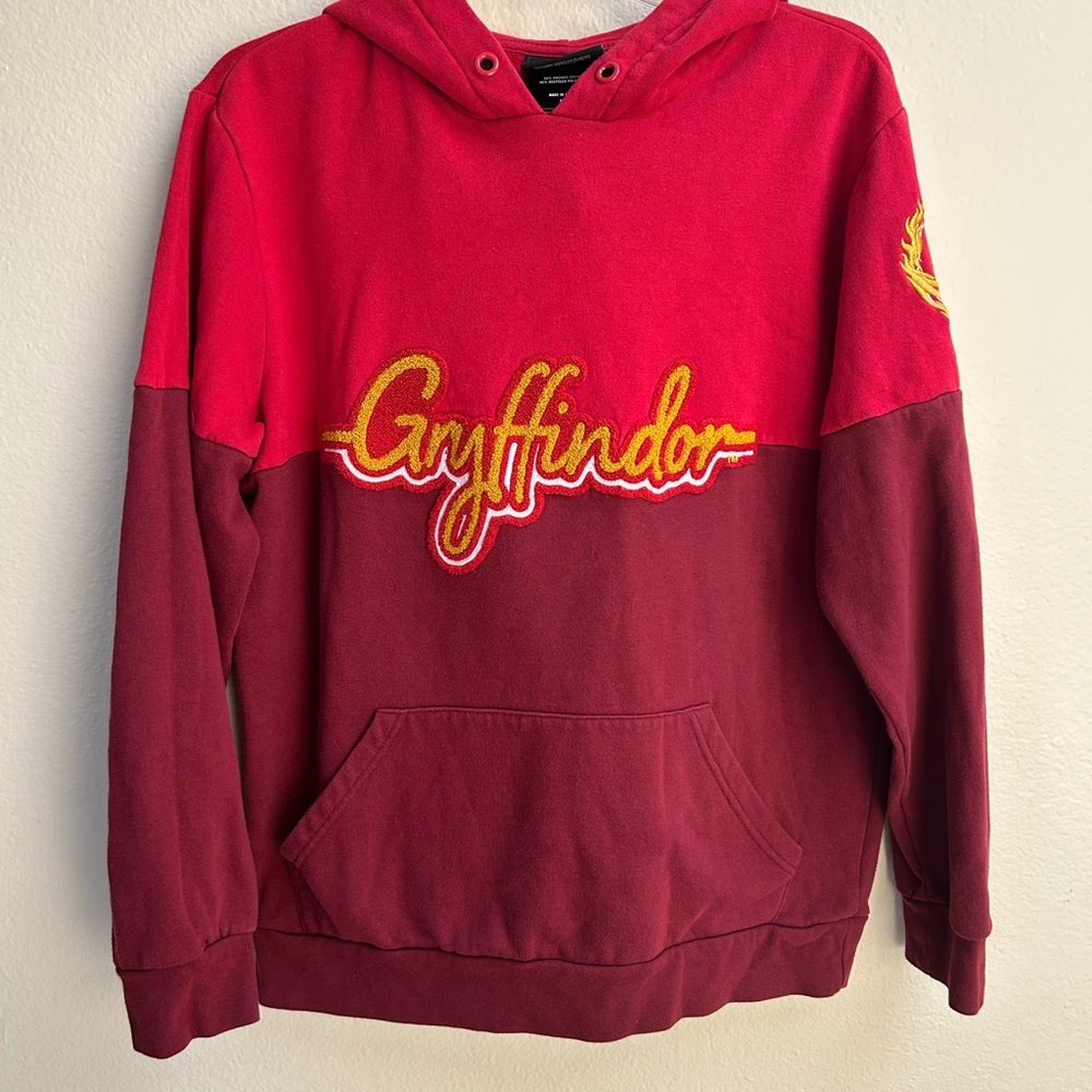 Wizarding World of Harry Potter Gryffindor Hoodie Sweatshirt Red Maroon  Size M